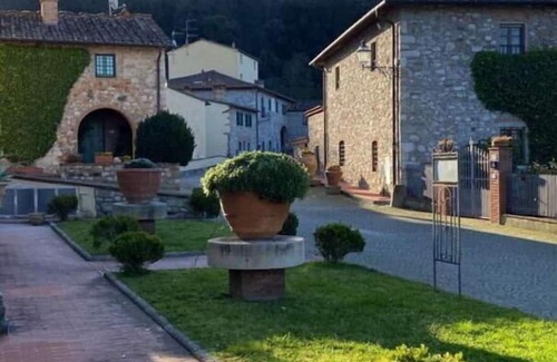 Montemurlo Autre | Country House / Farm House in Bagnolo Di Sopra with 2 bedrooms sleeps 5