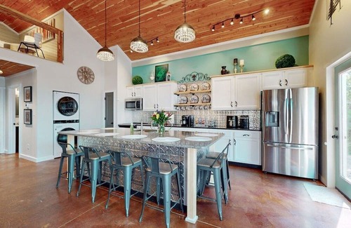 Clarkson Maison | lux barndos near nolin lake and mammoth cave