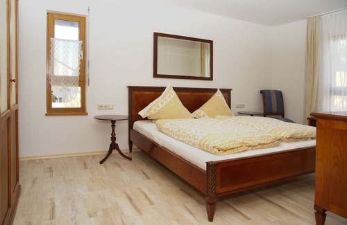Bad Buchau Appartement | Apartment 'Bauerngarten - 1' with Private Terrace, Private Garden and Wi-Fi