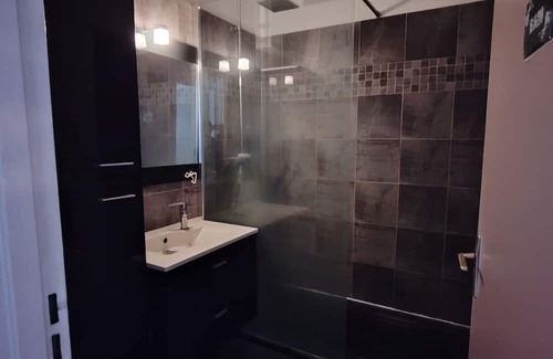Combat Appartement | Spacieux T6 de 160 m2 en Duplex Avec vue Panoramique de Paris. Idéal !