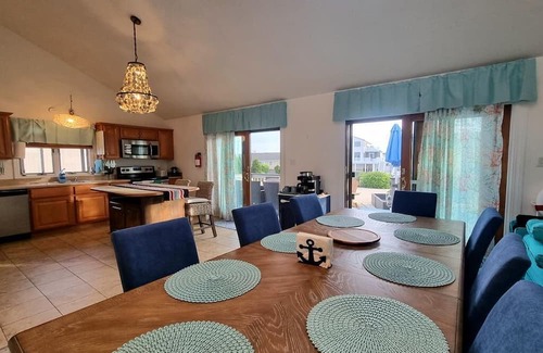 Beach Haven West Maison | Beach Haven West Lagoon front Home with POOL