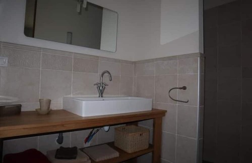 Lussan Appartement | Gîte Le Maél - Piscine & Spa Privatif