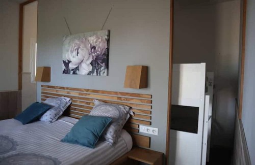 Lussan Appartement | Gîte Le Maél - Piscine & Spa Privatif