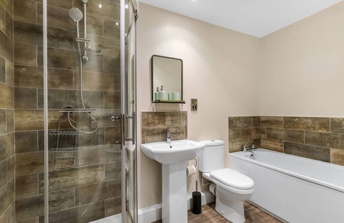 Andover Appartement | Beautiful Executive Apartment 3