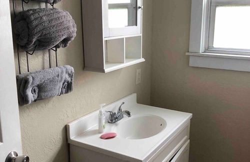 Robinson Maison | Efficient 3-BR home in Robinson - near Main St