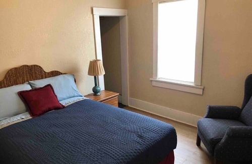 Robinson Maison | Efficient 3-BR home in Robinson - near Main St