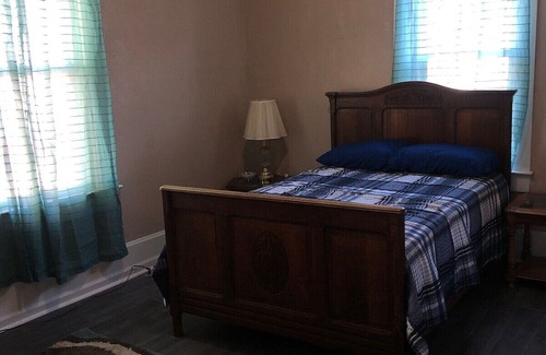Palestine Maison | Peaceful & Simple 2 BR Home in Quiet Neighborhood