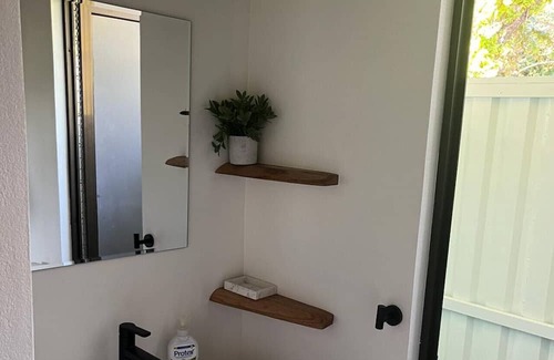 Uvita Cabine | Modern Jungle Cabana#5 - 1 Bedroom Queen bed & private bathroom, close to beach