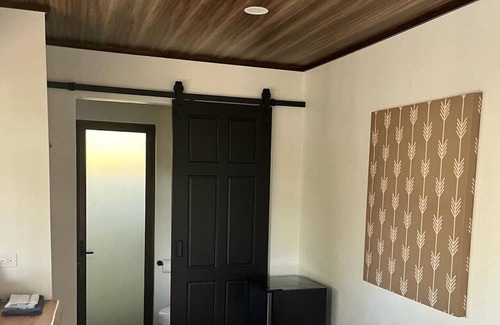Uvita Cabine | Modern Jungle Cabana#5 - 1 Bedroom Queen bed & private bathroom, close to beach