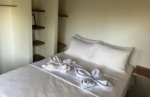 Uvita Cabine | Modern Jungle Cabana#5 - 1 Bedroom Queen bed & private bathroom, close to beach