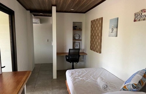 Uvita Cabine | Modern Jungle Cabana#7 - 1 Bedroom Queen bed & private bathroom, close to beach