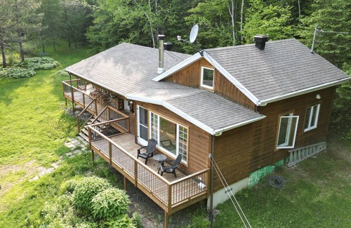 Saint Ferreol les Neiges Cabine | Charming riverside cottage