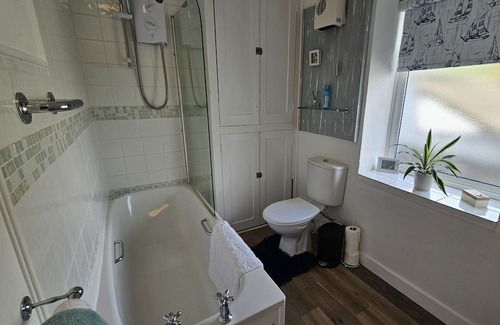 St. Mawes Appartement | Summers Beach View - an apartment that sleeps 2 guests in 1 bedroom