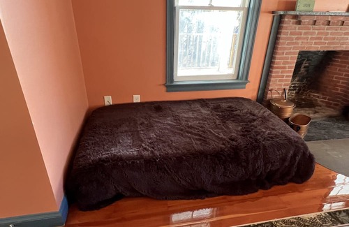 Mont Vernon Autre | Dog Friendly ! Farm stay. Modern farmhouse with vintage flair