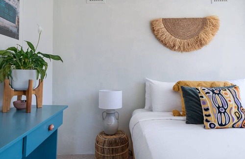 Freshwater Appartement | Vibrant Beachside Retreat - 2BR Unit in Freshwater