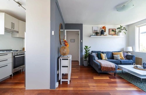 Freshwater Appartement | Vibrant Beachside Retreat - 2BR Unit in Freshwater