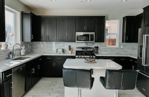 Pittsburg Maison | New & Big is better! Just listed