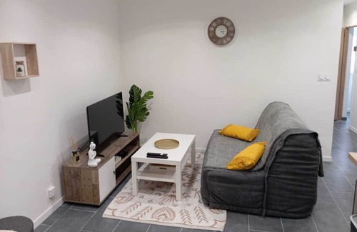 Vierzon Appartement | "Le Cocooning" - Parking Gratuit - Arrivée Autonome