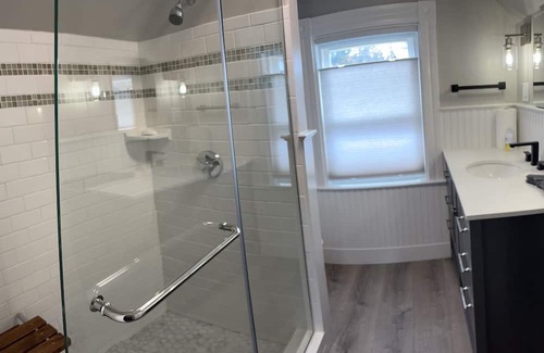 Cohasset Maison | New just minutes to Nantasket Beach and next door to a Cohasset top restaurant