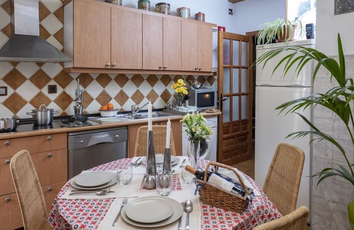 Siguenza Maison | Abad Casa Sigüenza una Preciosa Casa Rural con Porche, Barbacoa y Jardin Privado