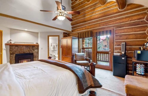Greer Cabine | The Red Setter Lodge