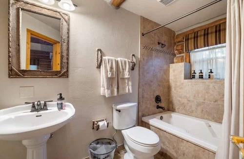 Greer Cabine | The Red Setter Lodge