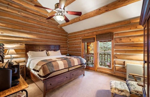 Greer Cabine | The Red Setter Lodge