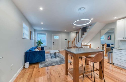 Washington Maison | Ash Abode - Free Secured Parking