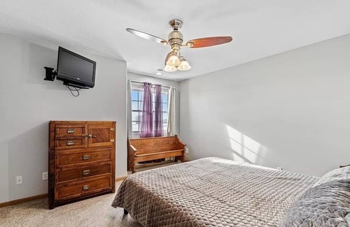 Cass County Maison | Beautiful countryside home, fresh remodel. Minutes from Lincoln and Omaha.