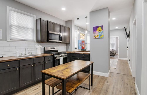 Elizabeth Appartement | Stylish and Modern 3BED Apt in Elizabeth /30min to Manhattan/Free street Parking