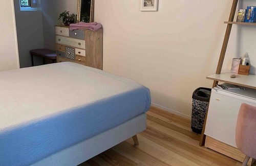 Mattenhof-Weissenbuhl Appartement | Private and independent room in Bern