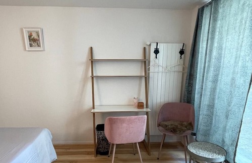 Mattenhof-Weissenbuhl Appartement | Private and independent room in Bern