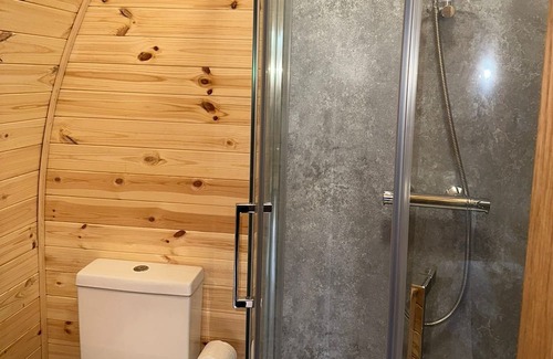 Eyemouth Cabine | Herdwick - luxury pods with Private hot tubs - BBQ - 750m to Beach