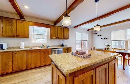 Dandridge Maison | Sunny dog-friendly home with a pool, balcony, smart TVs, washer/dryer, & AC