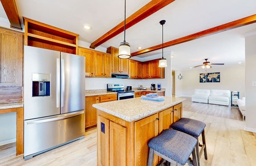 Dandridge Maison | Sunny dog-friendly home with a pool, balcony, smart TVs, washer/dryer, & AC