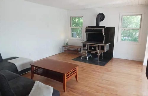 Pincourt Chalet De Ski | Amazing waterfront sunset. Chalet close to mtl.