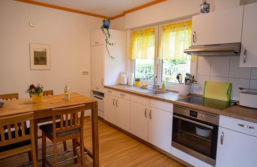 Bad Wildungen Appartement | Ferienwohnung mit Bergblick