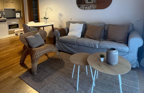 Sant Andreu de Palomar Appartement | Modern studio near metro 5 minutes from La Maquinista Great lighting and balcony