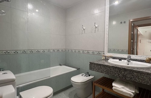 Sant Andreu de Palomar Appartement | Modern studio near metro 5 minutes from La Maquinista Great lighting and balcony