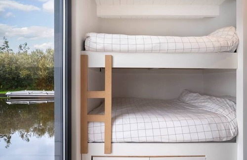 Oud Ade Location De Bateaux | Luxe houseboat 4 volw/2 kind op Kagerplassen (ZH)