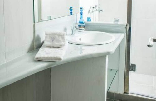 Nea Chalkidona Appartement | Sunny flat w/h balcony and homey feel near metro