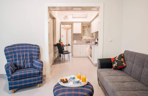 Nea Chalkidona Appartement | Fine homey & cosy apartment with patio near metro!