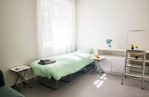 Nea Chalkidona Appartement | Fine homey & cosy apartment with patio near metro!