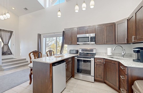 Payson Cottage | 2-story cottage with breathtaking mountain views, fireplace, patio, grill, & AC