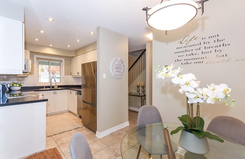 Ottawa Division Maison | Elegant and private - 3 beds, 2.5 baths - Nepean