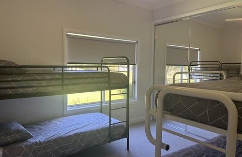 Yarram Autre | Luxury farm house, Woodside. 10 min to a beach or a 25 min drive to a forest.