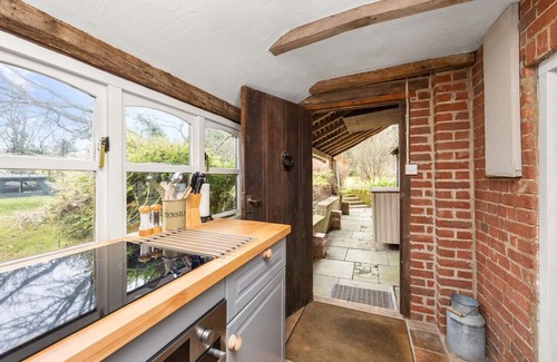 Steyning Maison | The Milkhouse - Baking and wreath making workshops on site