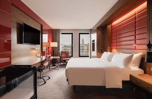 The Hague Center Maison | Convenience Meets Comfort - Enjoy Our Centrally Located Stay Near Alexanderplatz