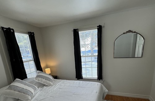 Sebago Maison | Cozy Home 1 bedroom, 1 bathroom home in Sebago, Maine next to Sebago Lake!
