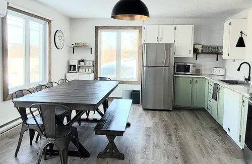 St-Ferdinand Chalet De Ski | Nouveau Chalet Vue sur le Lac et Spa